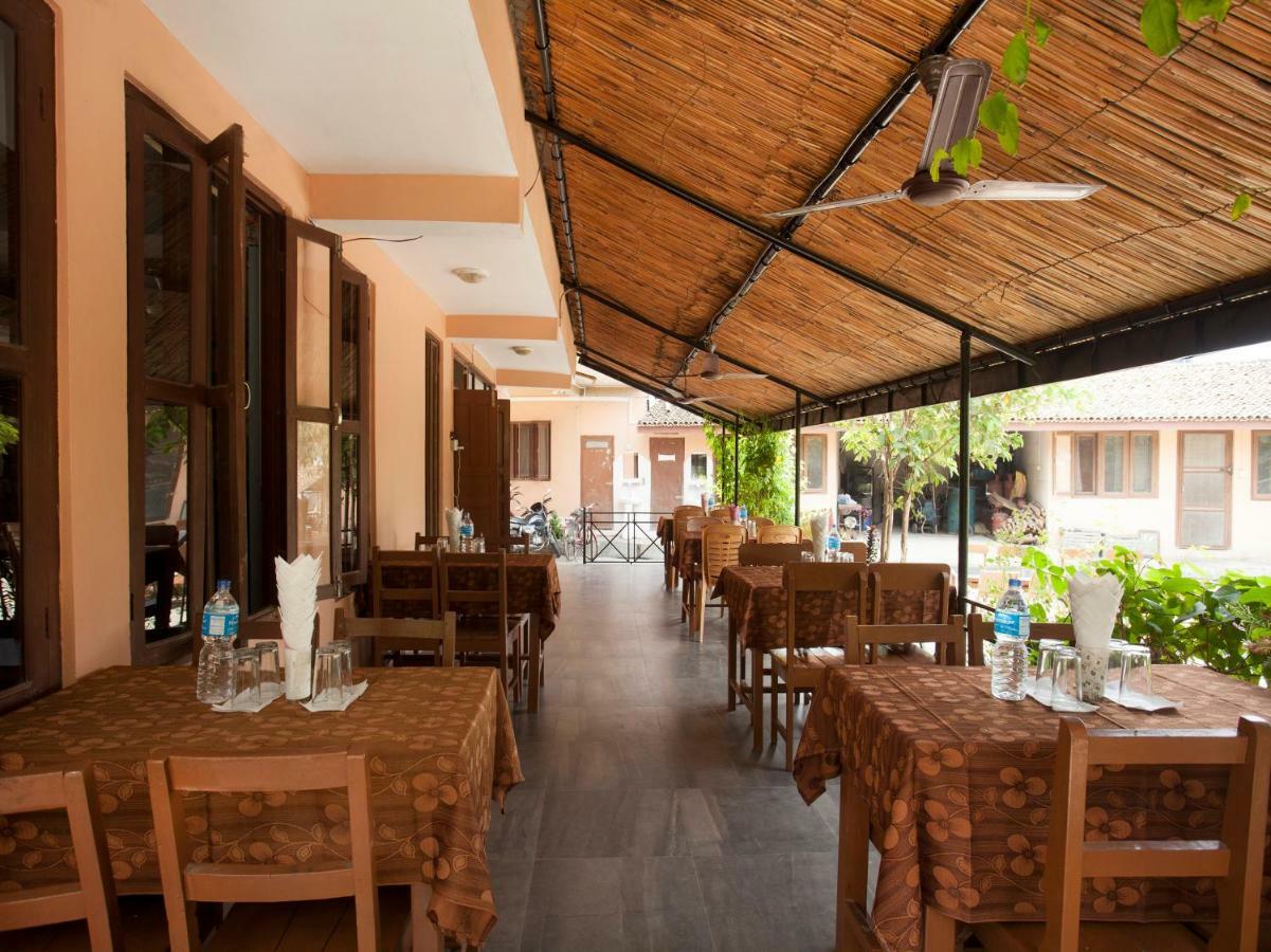 Spot On 486 Hotel Holy Lodge Саураха Екстериор снимка