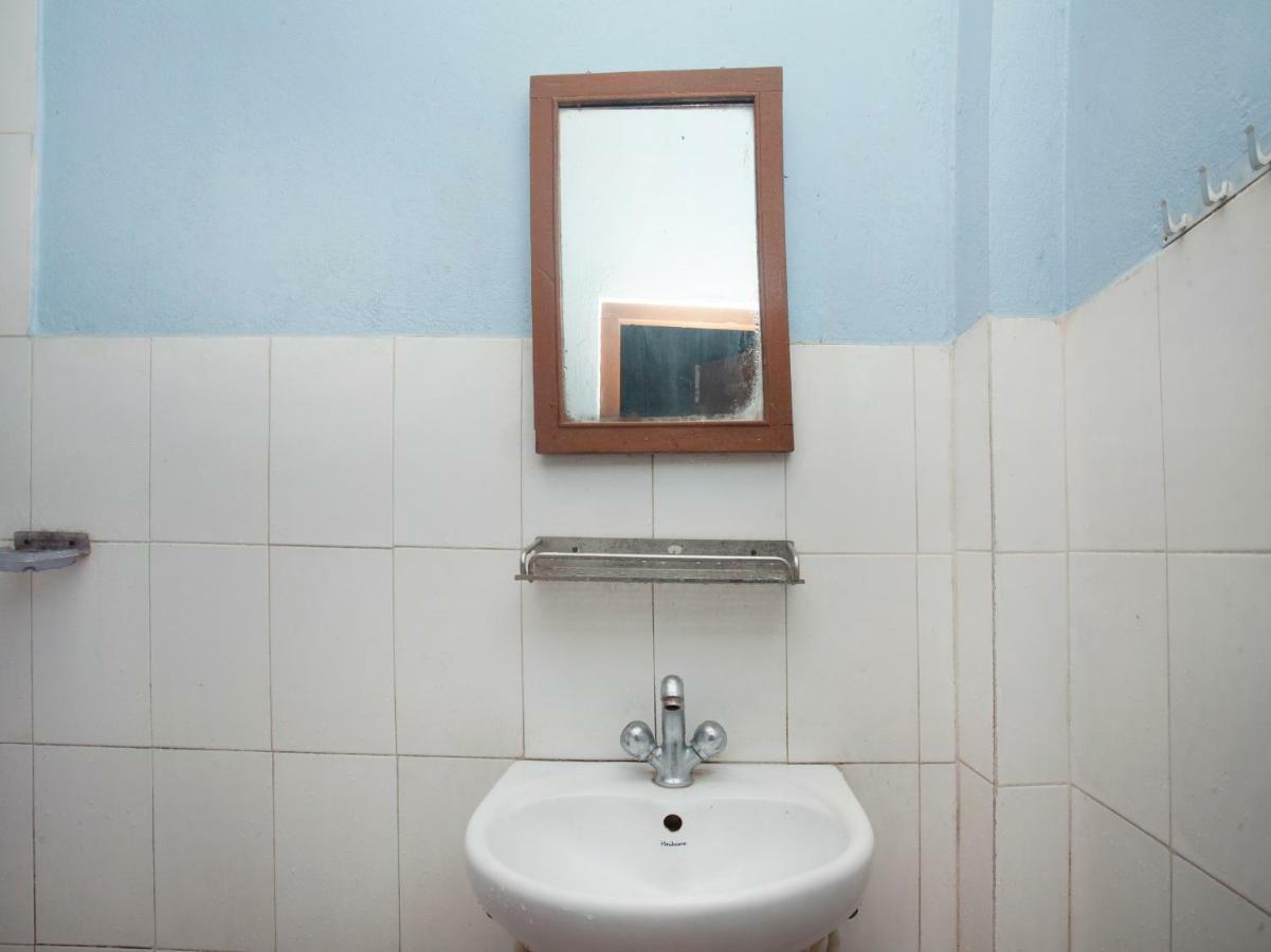 Spot On 486 Hotel Holy Lodge Саураха Екстериор снимка