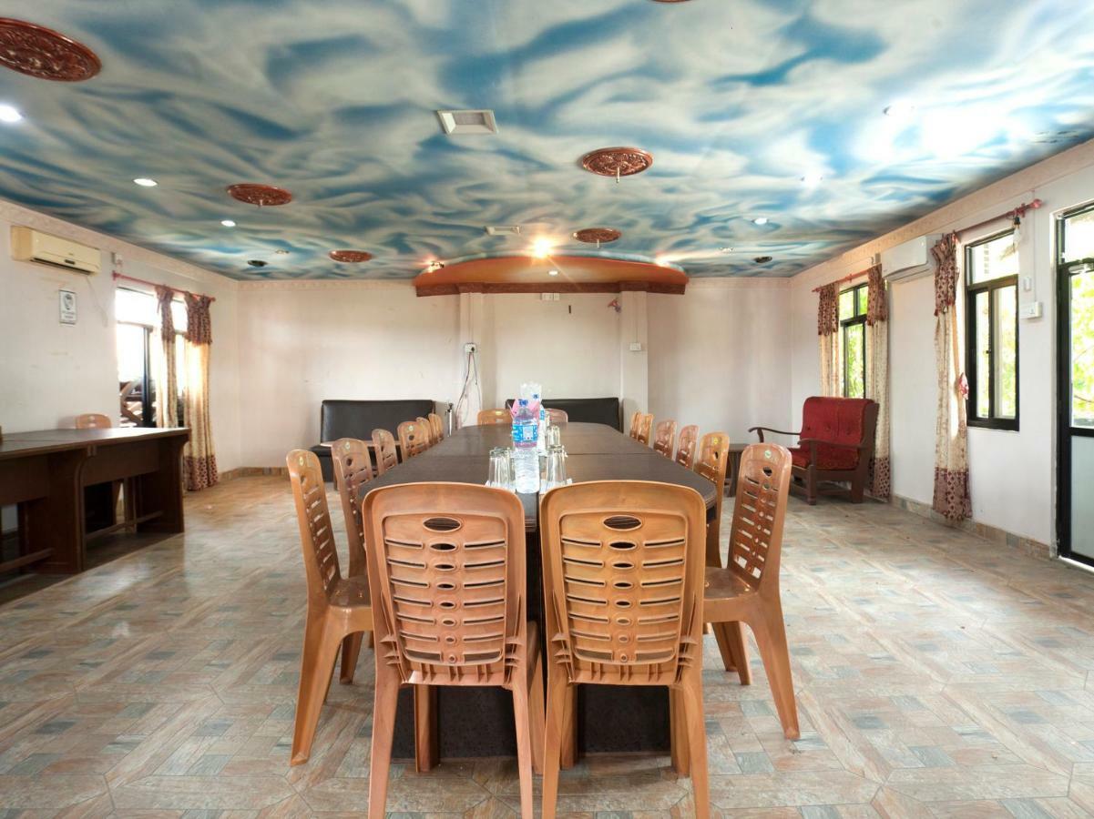 Spot On 486 Hotel Holy Lodge Саураха Екстериор снимка