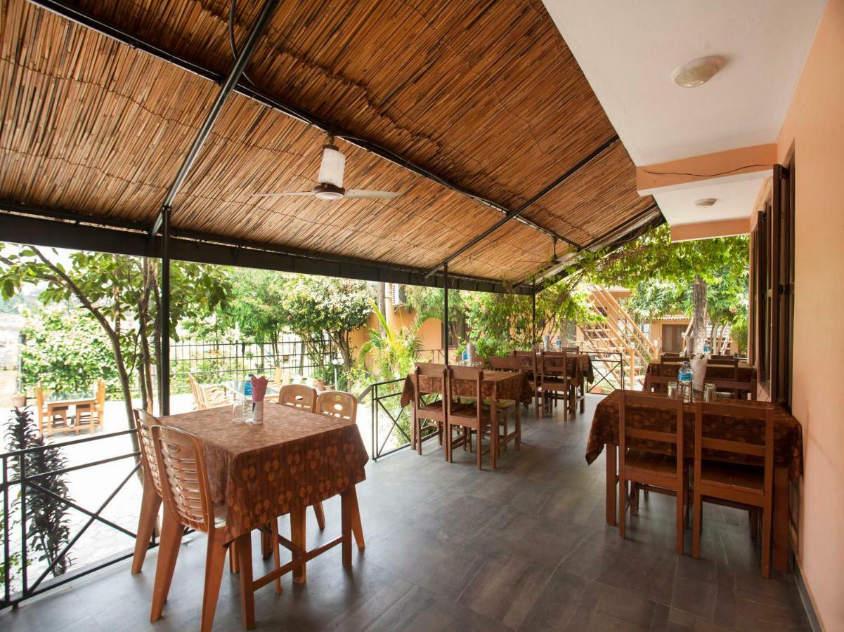 Spot On 486 Hotel Holy Lodge Саураха Екстериор снимка