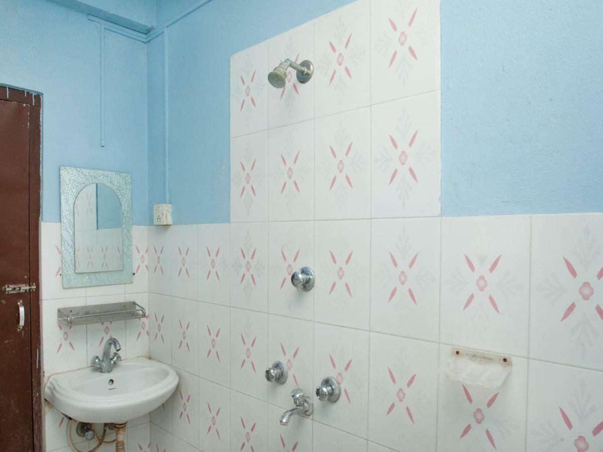 Spot On 486 Hotel Holy Lodge Саураха Екстериор снимка