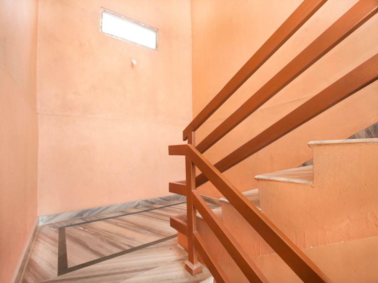 Spot On 486 Hotel Holy Lodge Саураха Екстериор снимка