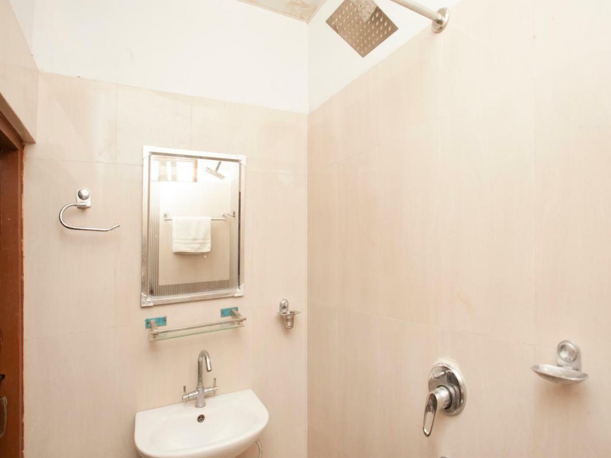 Spot On 486 Hotel Holy Lodge Саураха Екстериор снимка