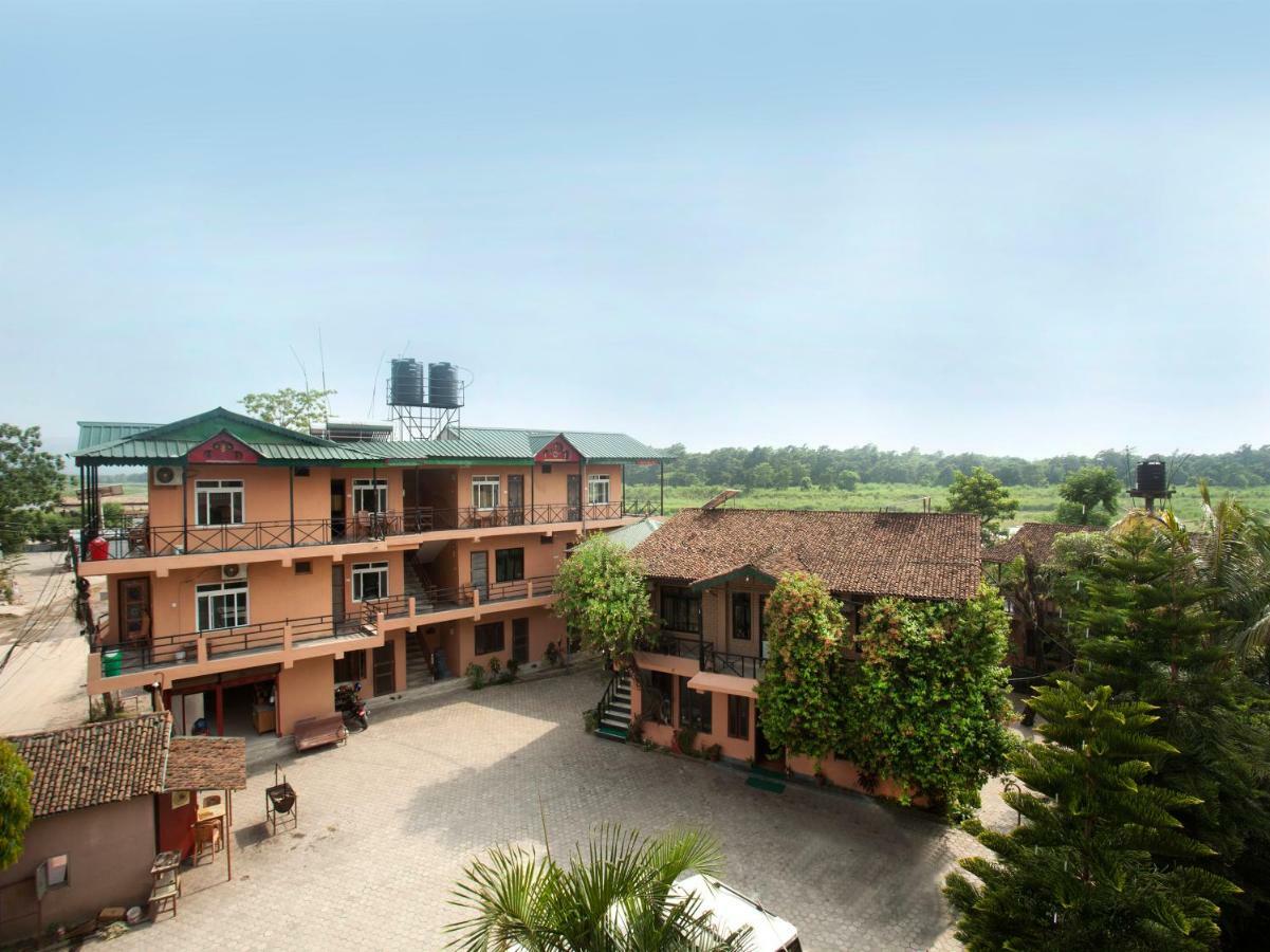 Spot On 486 Hotel Holy Lodge Саураха Екстериор снимка