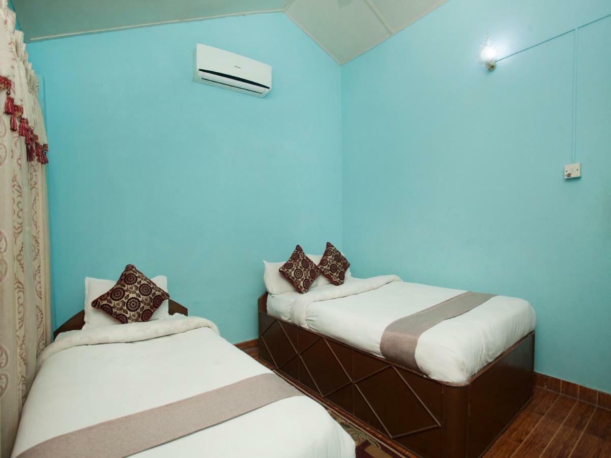 Spot On 486 Hotel Holy Lodge Саураха Екстериор снимка