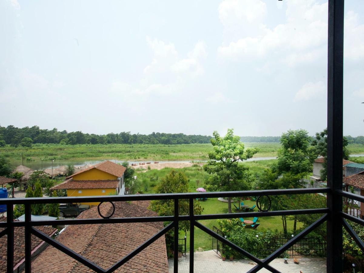 Spot On 486 Hotel Holy Lodge Саураха Екстериор снимка