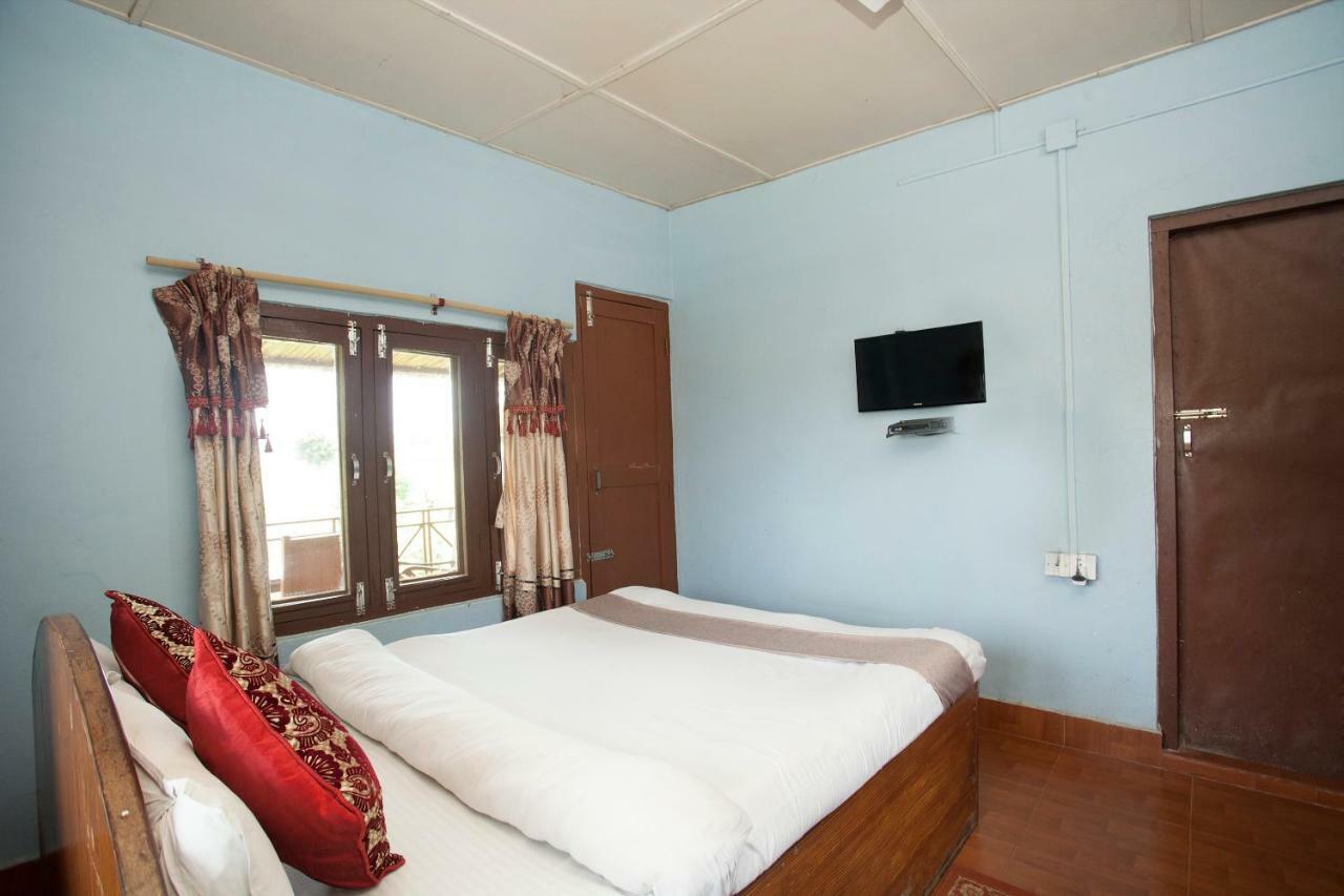 Spot On 486 Hotel Holy Lodge Саураха Екстериор снимка