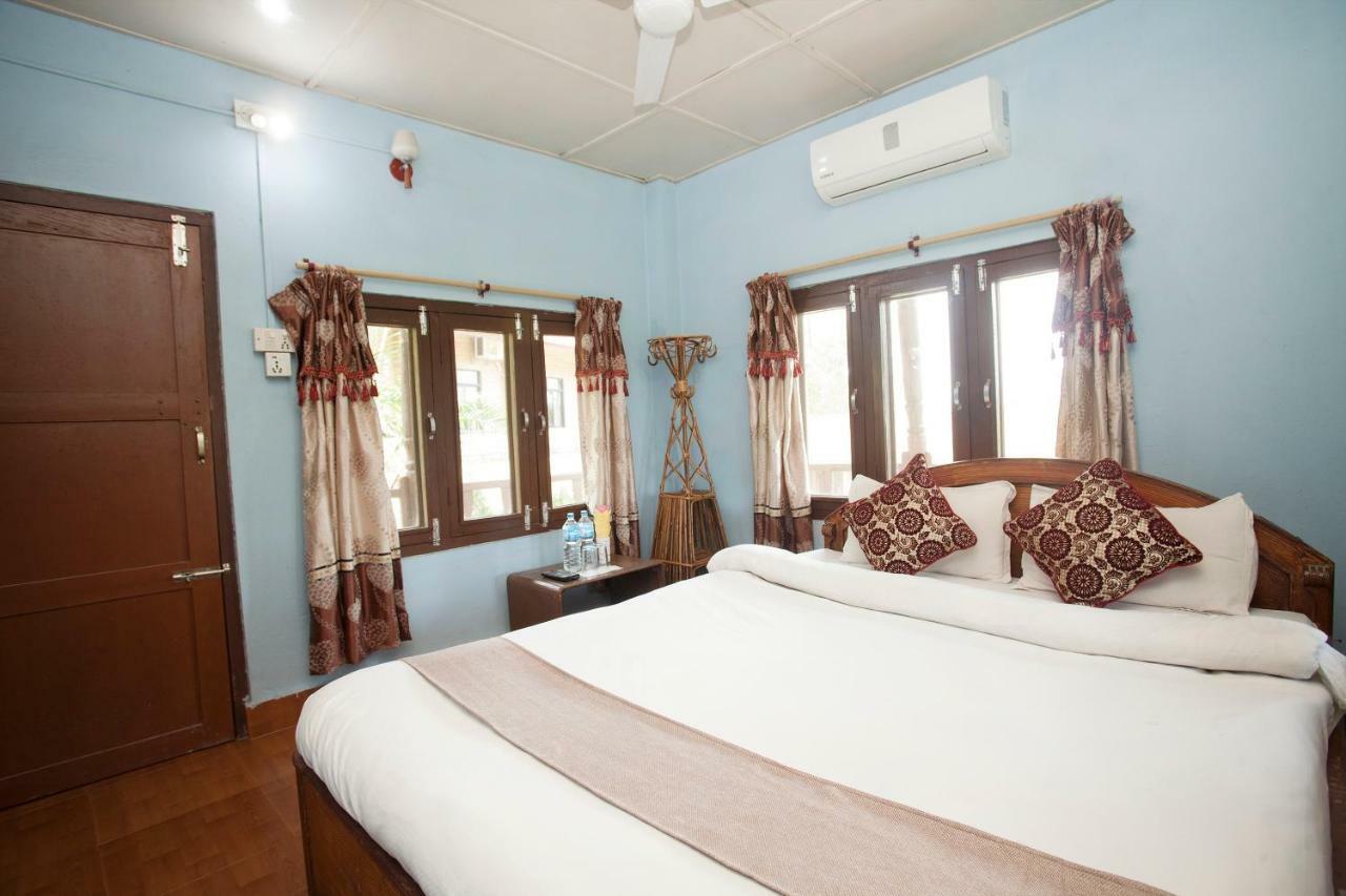 Spot On 486 Hotel Holy Lodge Саураха Екстериор снимка